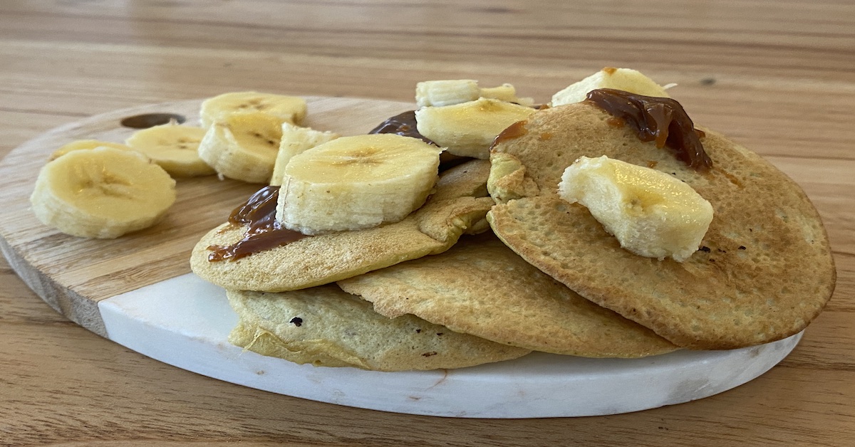 Video cómo preparar la receta de pancakes keto preferida en el mundo