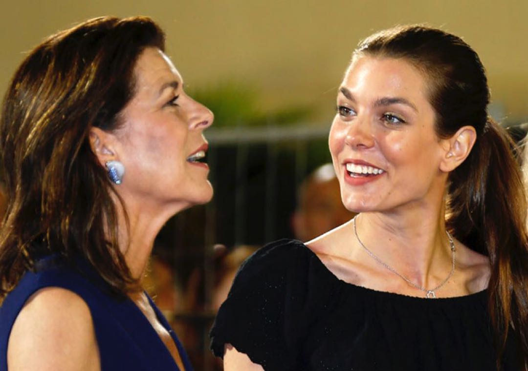 "Cuando veo películas de mi abuela, veo en ella tu gracia, tu exigencia y tu misterio…": la confesión de Charlotte Casiraghi a su mamá, Carolina de Mónaco