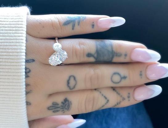 El anillo de compromiso de Ariana Grande