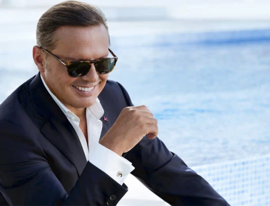"Luis Miguel, la serie" salvó al astro mexicano de la bancarrota