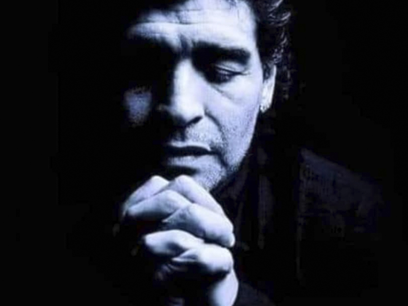 "Quiero paz, para estar bien y vivir la vida": un sacerdote reveló el pedido de Maradona en su última confesión y aseguró que le dio la unción de los enfermos
