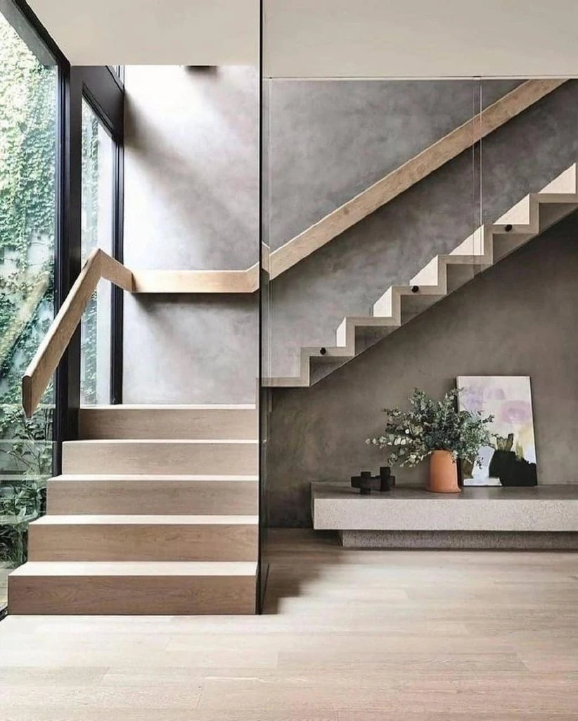 10 abajo de la escalera