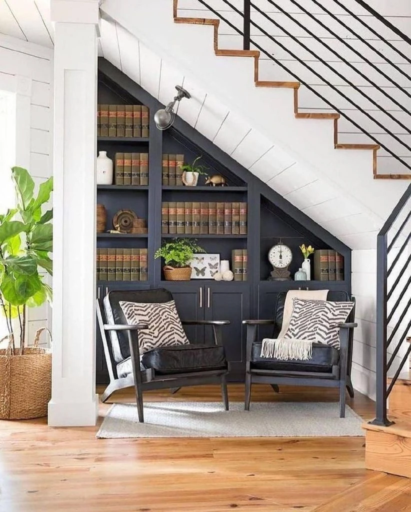 10 abajo de la escalera