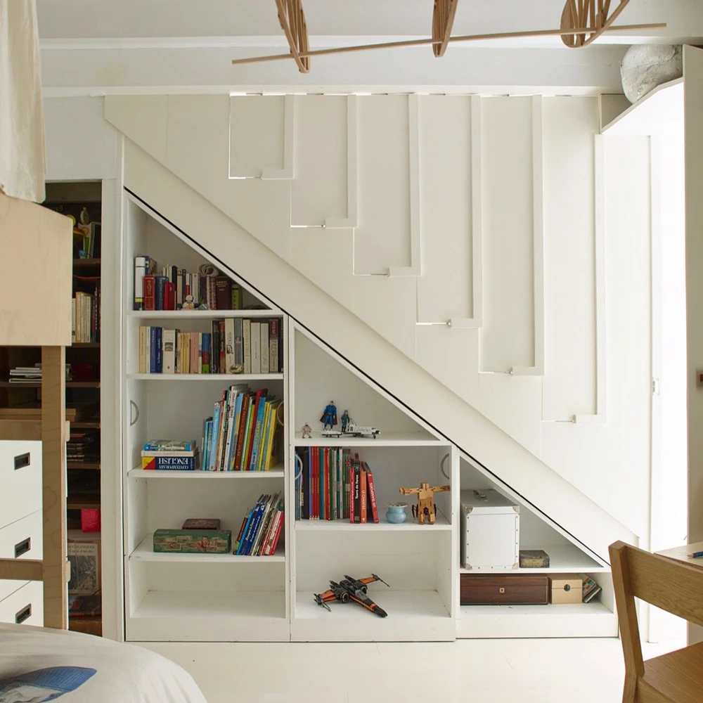 10 abajo de la escalera