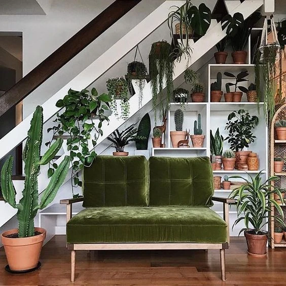 10 abajo de la escalera