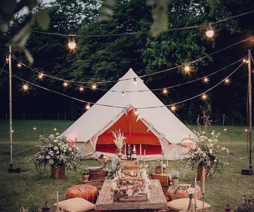 Cómo decorar con luces espacios al aire libre (¡temporada de iluminación!)