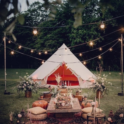 Cómo decorar con luces espacios al aire libre (¡temporada de