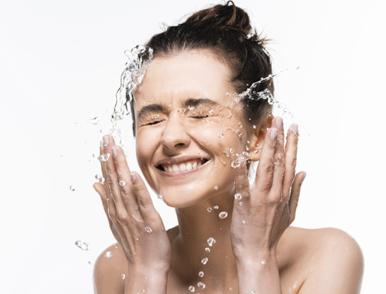 Tendencia beauty: lavarse la cara con agua es la base del skincare