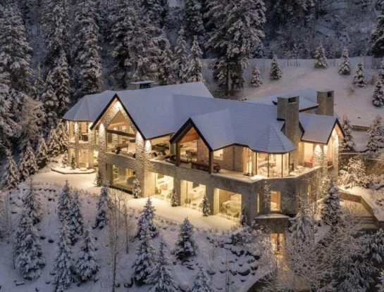 La casa de vacaciones en la nieve de Kylie Jenner: lujo en la montaña
