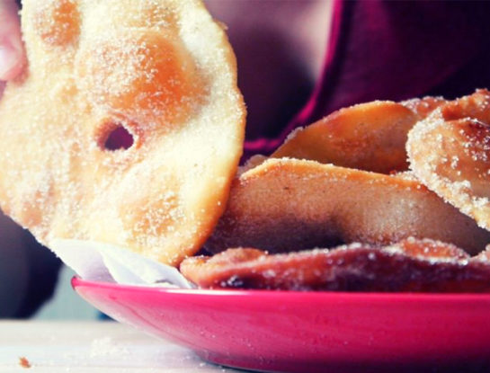 Cómo es la receta de las tortas fritas de Paulina Cocina