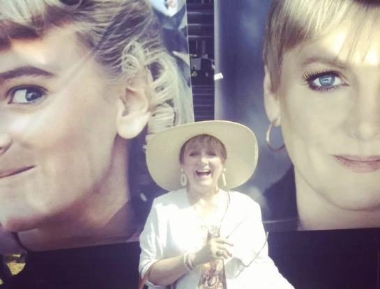 Qué fue de la vida de Alison Arngrim, la actriz que interpretó a Nellie Oleson en La Familia Ingals: nunca más actuó, hace beneficencia y ayuda a víctimas de abuso