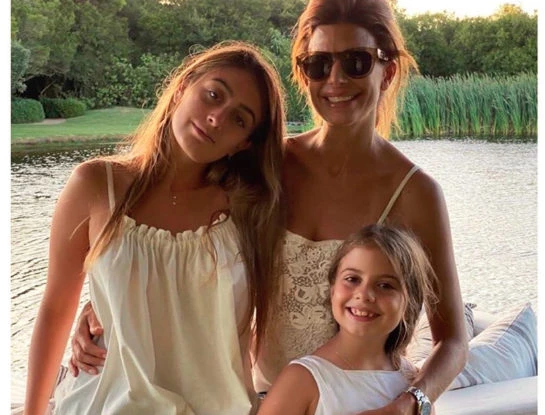 Feliz, Juliana Awada le dio la bienvenida a su hija Valentina Barbier quien vino a pasar las Fiestas en familia