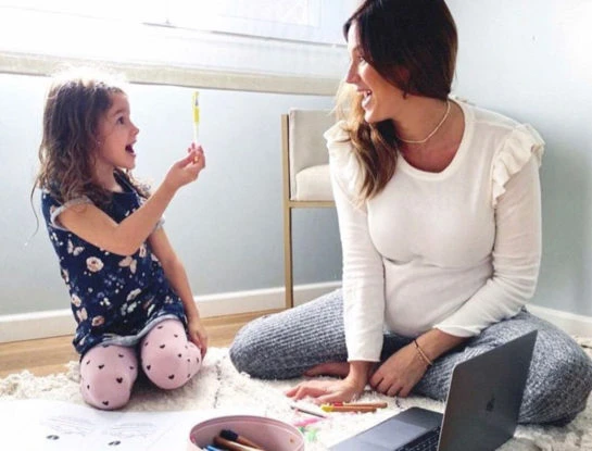 Esta es la prenda tendencia 2021 que Paula Cháves comparte con su hija Olivia