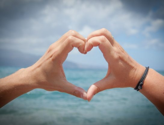 #AmorSinContratos: la original campaña para pasar un Día de San Valentín distinto