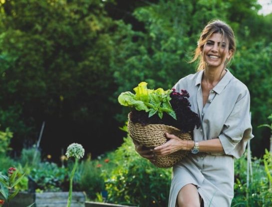 Juliana Awada nos cuenta los beneficios de tomar jugo de apio en ayunas
