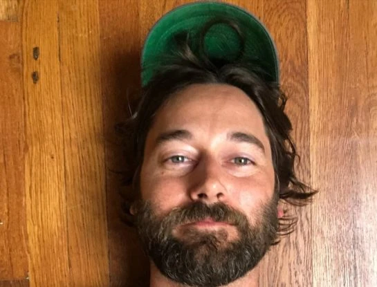 Quién es Ryan Eggold, el protagonista de la serie "New Amsterdam": tiene 36 años, una banda de rock y está soltero