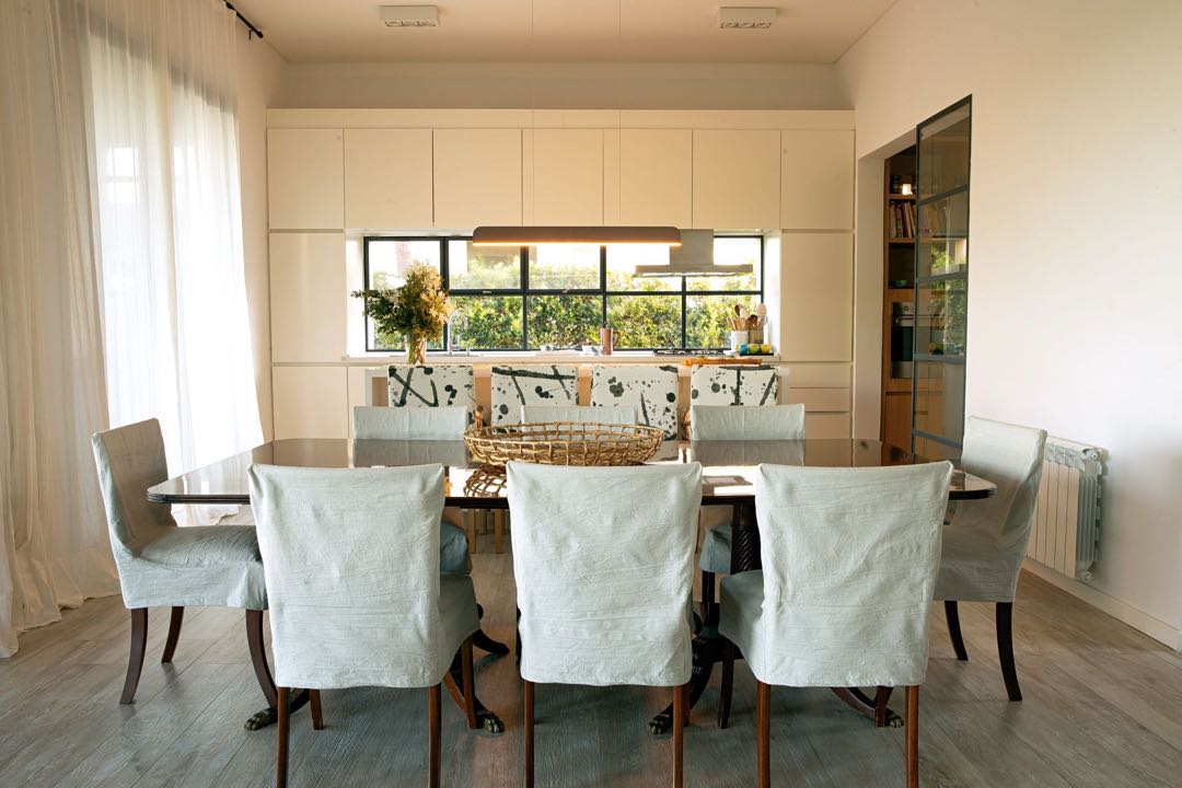Una casa de familia con arquitectura y decoración para compartir ...