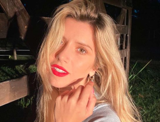 Laurita Fernandez dejó su pelo rubio por...