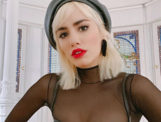 Lali Espósito nos muestra cómo lucir la estampa que será tendencia en el invierno 2021