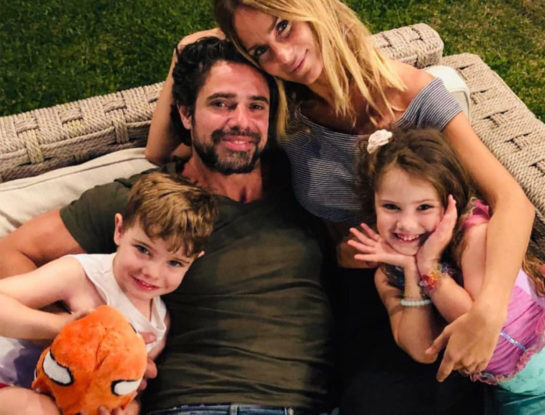 Enterate cuál es el divertido accesorio de moda que Sabrina Rojas y Luciano Castro comparten con sus hijos