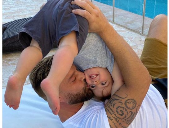 La fórmula de Ricky Martin para manejar el tema de la pandemia con sus hijos