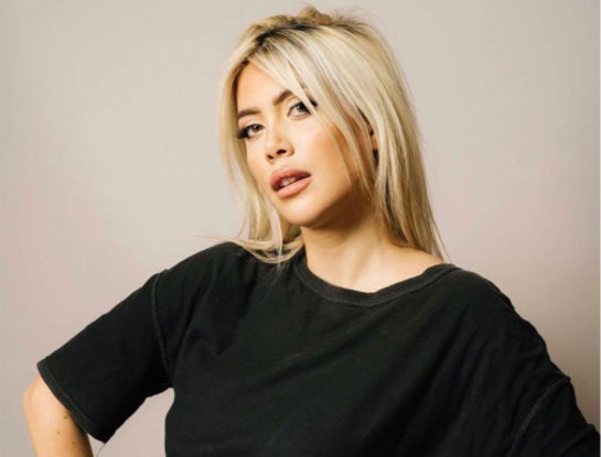 Wanda eligió un look de fiesta súper chic y sofisticado