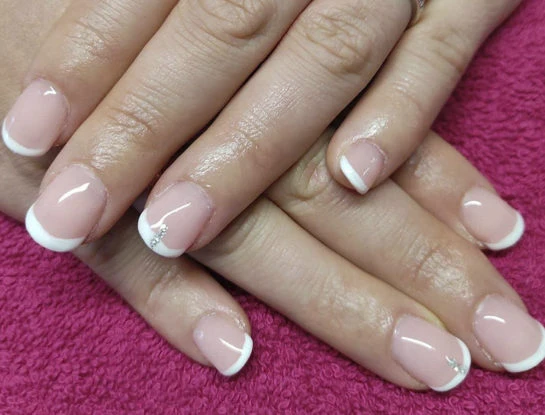 Los 7 estilos de manicura favoritos de las francesas