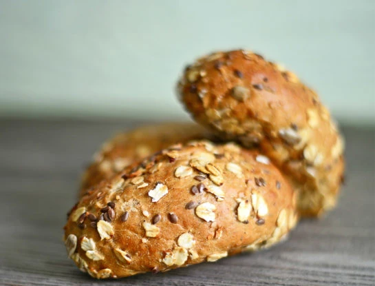 La receta del pan de sésamo casero que no puede faltar en tu desayuno fit