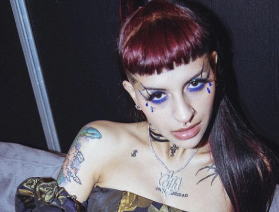 El original y exclusivo look de Cazzu en un evento de moda