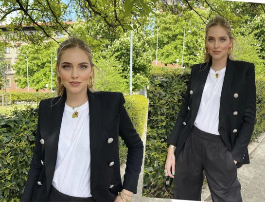 Chiara Ferragni marca tendencia con el accesorio de pelo que fue furor en los 2000