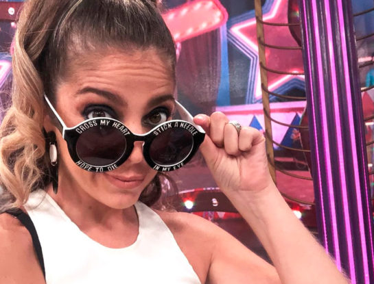 Juariu se animó al pelo bicolor que Dua Lipa puso de moda y a un flequillo recto también de tendencia