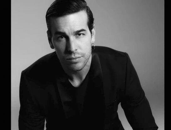 Esta es la nueva serie de suspenso de Mario Casas