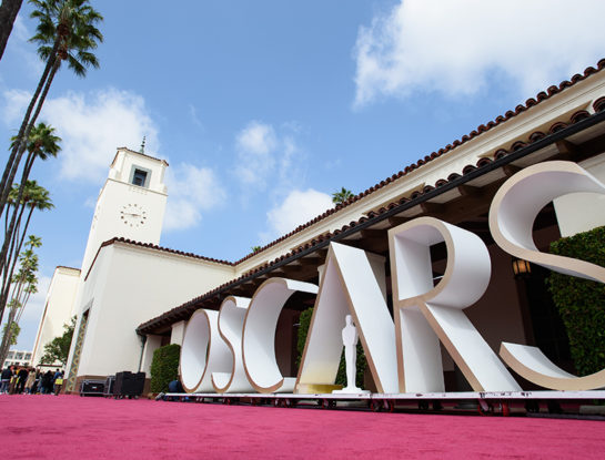 Oscars 2021: los looks que inauguraron la red carpet de los premios de la Academia