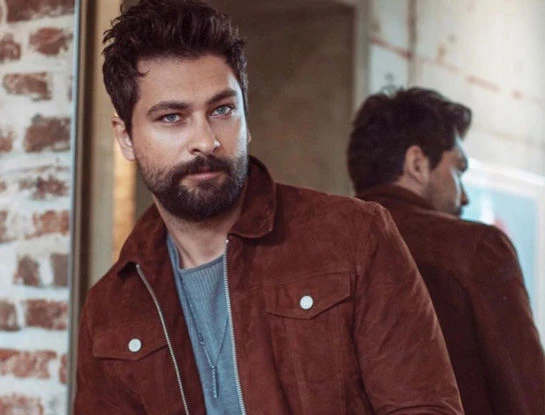 Quién es Onur Tuna, el doctor Ferman EryiğitB de Doctor Milagro: tiene 36 años, es músico, economista y todavía no encontró al amor de su vida