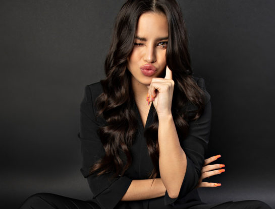 Emilia Mernes habla de amor: "Tuve una relación en la que sufrí mucho por celos y ahi aprendí que es un sentimiento tóxico que hoy elijo tener lejos”