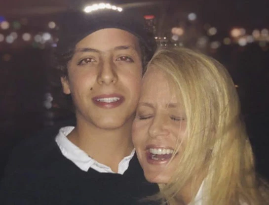 Cecilia Bolocco contó que su hijo Máximo arrasa con su pinta: "No sólo entre las niñas de su edad... también amigas mías"