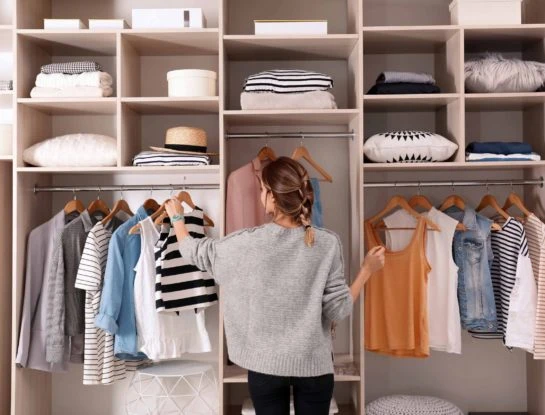 Video deco: tips y consejos para colgar la ropa en el placard