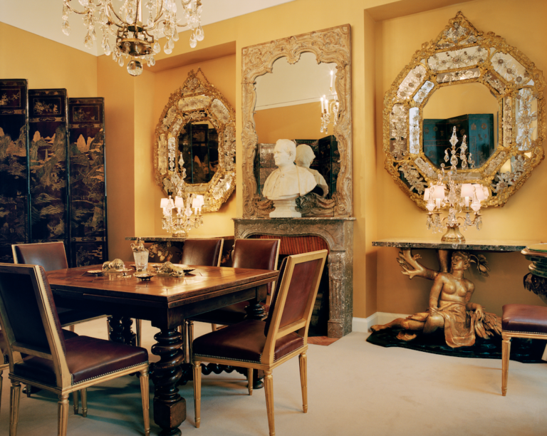 Así es el departamento de Coco Chanel: la deco barroca y atemporal del