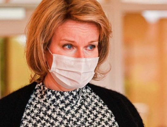 Blanco y negro, un mix ganador para el look de Mathilde de Bélgica