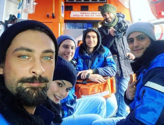 Alerta spoiler: se filtraron imágenes (sorprendentes) del fin de rodaje de Doctor Milagro
