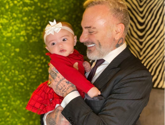El baile más tierno: Gianluca Vacchi mostró un video "salseando" con la pequeña Blu Jerusalema