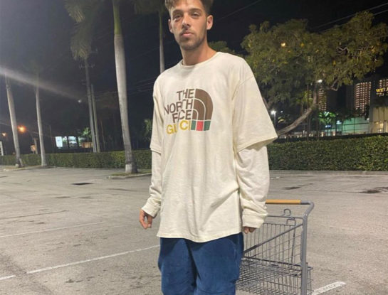 Santi Maratea apuesta al effortless look y le suma la prenda it del invierno 2021