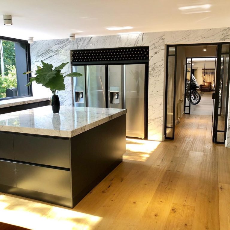 La impresionante casa del empresario Federico Alvarez Castillo y la