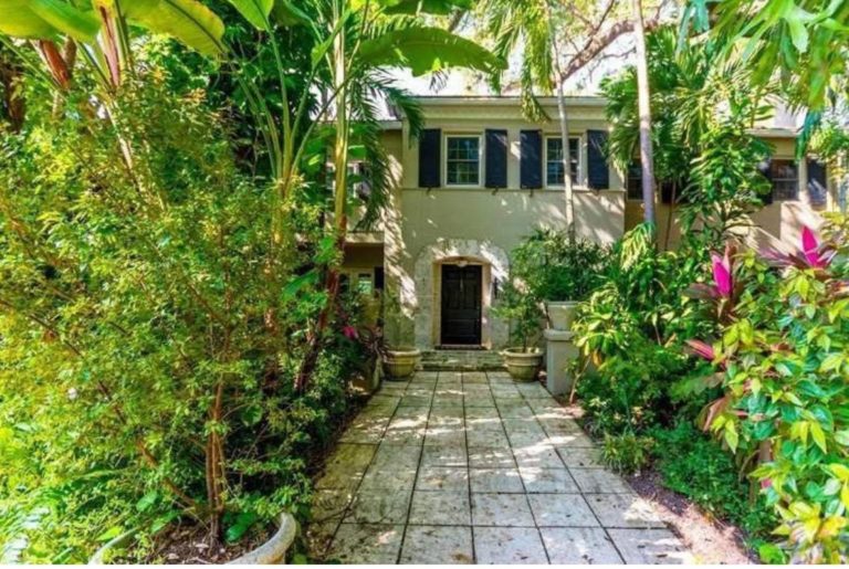 Así es la mansión de Ricardo Montaner en Miami: jardín tropical, estilo