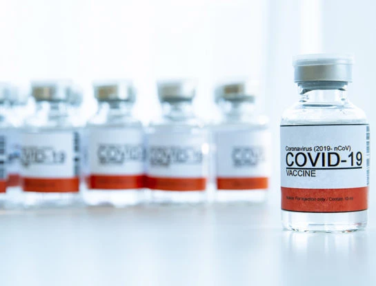 Por qué mezclar y combinar las vacunas covid-19 podría resolver muchos problemas