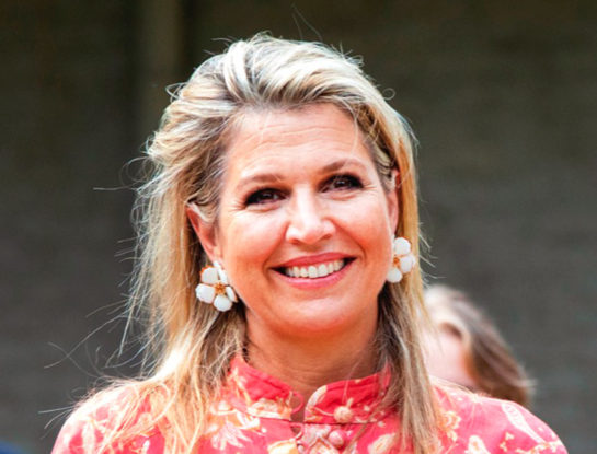 Máxima Zorreguieta lleva un look de flores de pies a cabeza