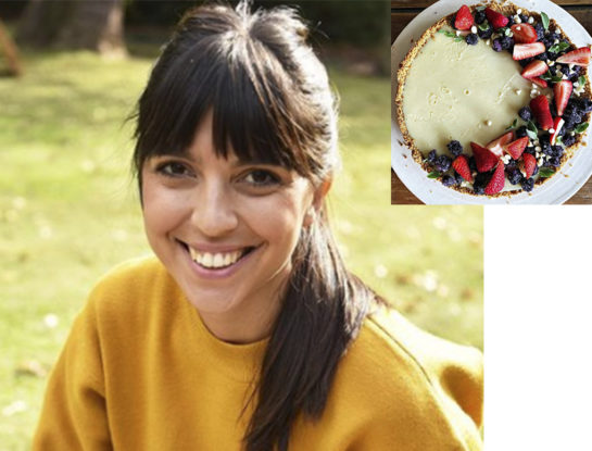 Receta de tarta de frutas y choco blanco de Felicitas Pizarro (sin huevos, harina, manteca ni azúcar blanca)