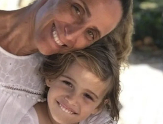 Búsqueda contrarreloj: hay otra familia de argentinos desaparecida en Surfside integrada por una fotógrafa llamada Graciela Cattarossi, su hija de 7 años, una hermana y sus padres