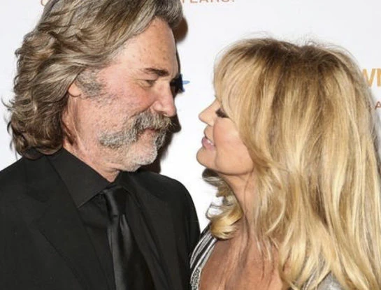La historia de amor de Goldie Hawn y Kurt Russell: se conocieron trabajando, se enamoraron años después y ya llevan 38 años juntos sin haberse casado