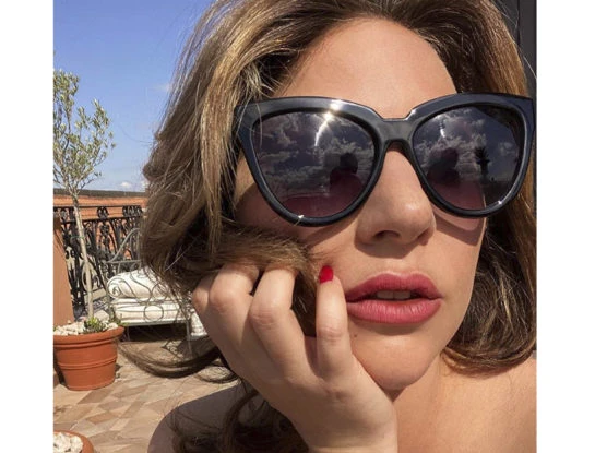 Lady Gaga y Millie Bobby Brown llevan una de las estampas que será furor la temporada que viene
